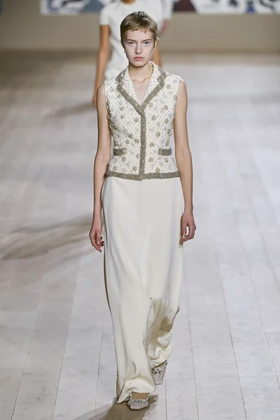 Look 9